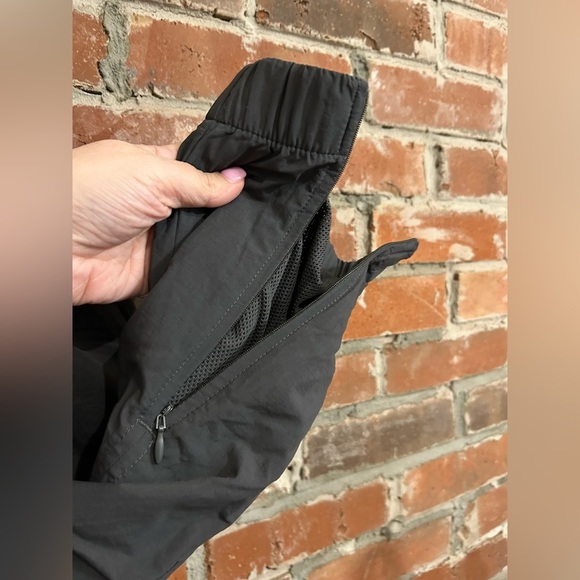 Gap Fit Crinkle Nylon Jogger Size M - Picture 8 of 13